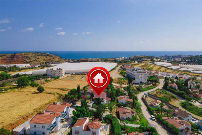 Просторная вилла 6+1 с видом на Cредиземное море в районе Тюрклер, 220 м2 - Ракурс 2