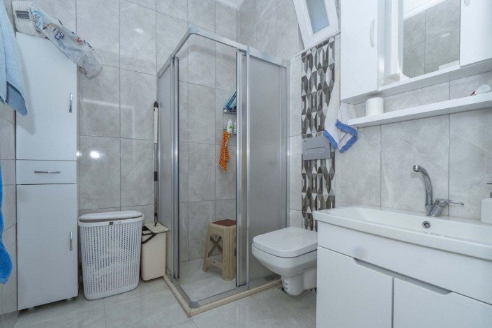 Просторная вилла 6+1 с видом на Cредиземное море в районе Тюрклер, 220 м2 - Ракурс 12