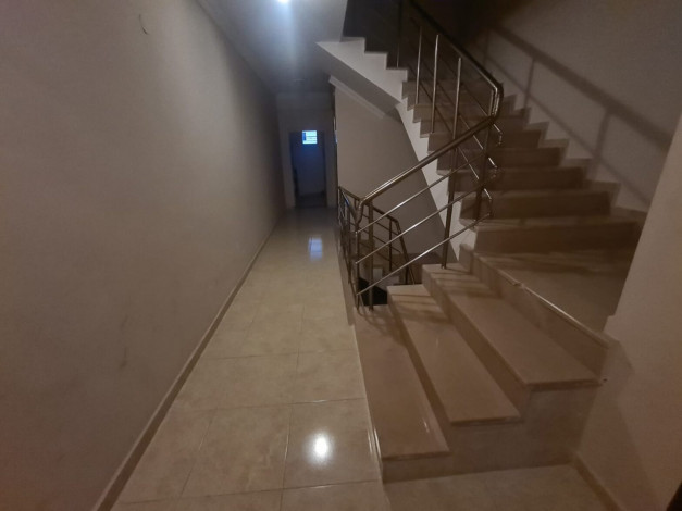 Четырехкомнатные апартаменты в 200 метрах от моря в Махмутларе, 145 м2 - Ракурс 4