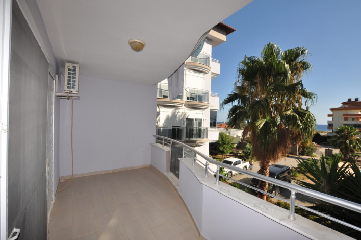 Трехкомнатная квартира с частичным видом на море в Демирташ, 110 м2 - Ракурс 7