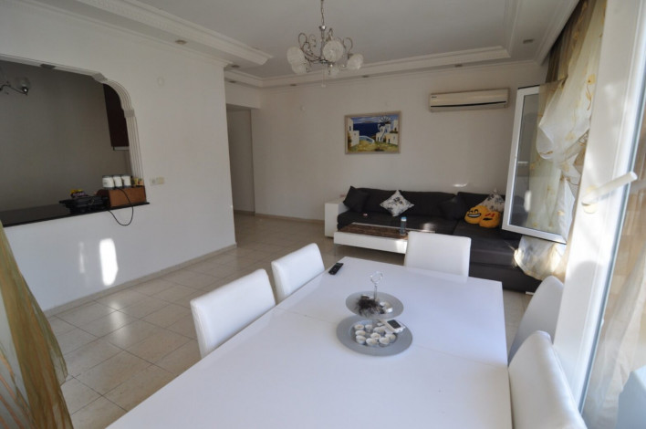 Просторная четырехкомнатная квартира на первой линии в районе Махмутлар, 145 м2 - Ракурс 3