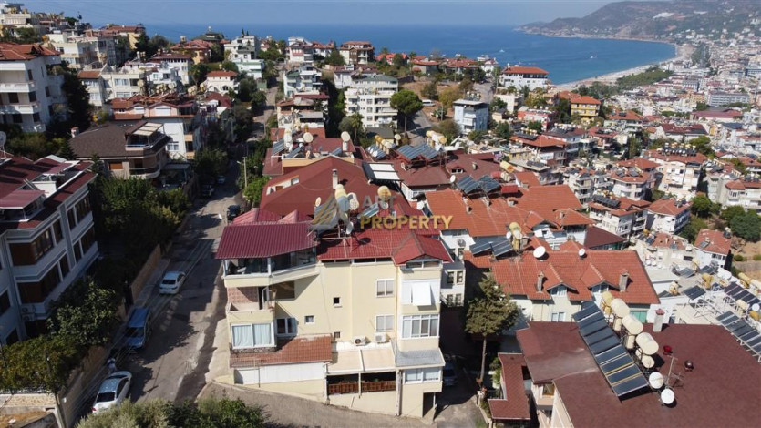 Четырехкомнатная квартира в исторической части центра города Аланья, 200 м2 - Ракурс 4