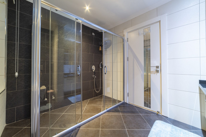 Четырехкомнатный дуплекс в комплекс с концепцией пятизвездочного отеля в Тосмуре. - Ракурс 19