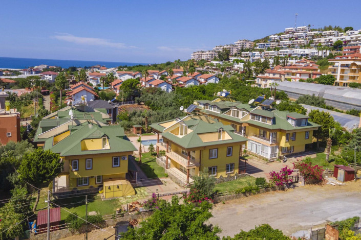 Меблированная двухэтажная вилла 3+1 недалеко от моря в районе Демирташ, 240 м2 - Ракурс 2