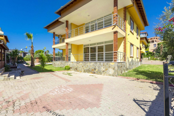 Меблированная двухэтажная вилла 3+1 недалеко от моря в районе Демирташ, 240 м2 - Ракурс 6