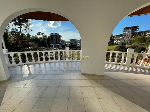 Двухэтажная меблированная вилла 3+1 с собственной просторной территорией в Авсалларе, 220 + 450 м2 - Ракурс 4