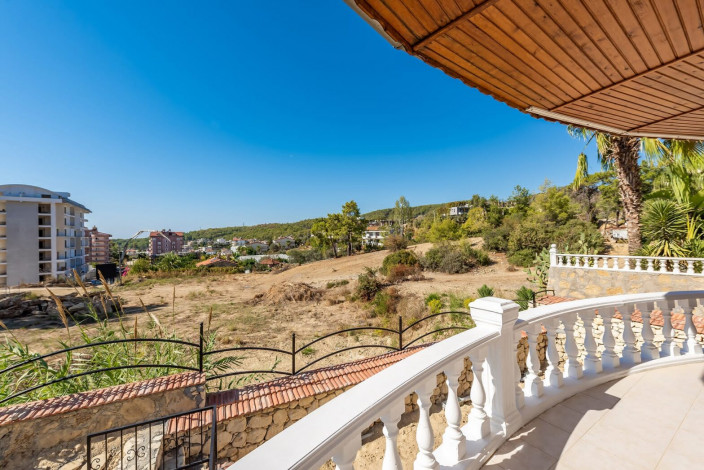 Двухэтажная меблированная вилла 3+1 с собственной просторной территорией в Авсалларе, 220 + 450 м2 - Ракурс 7