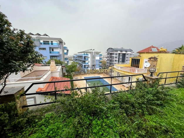 На продажу представлена вилла 3+1 с зеленым садом в районе Каргыджак, 140 + 300 м2 - Ракурс 4