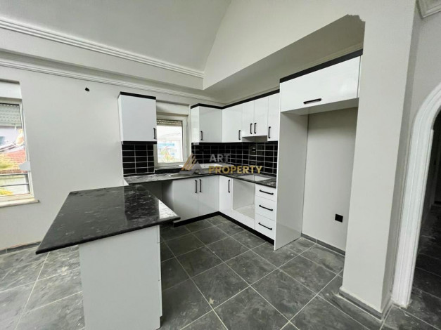 На продажу представлена вилла 3+1 с зеленым садом в районе Каргыджак, 140 + 300 м2 - Ракурс 8