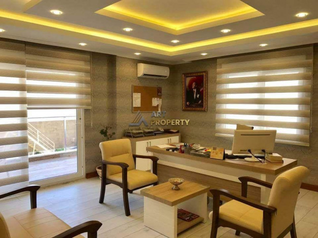 Коммерческое помещение с дизайнерским ремонтом класса люкс в центре города Аланья, 260 м2 - Ракурс 2