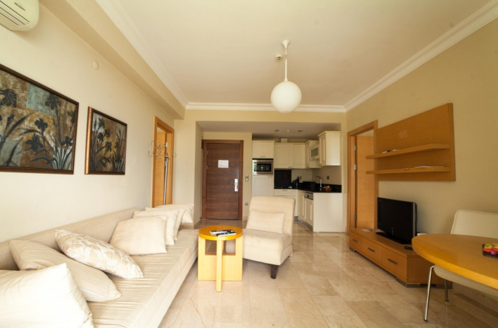 Квартира 2+1 в комплексе отельного типа с богатой инфраструктурой в Каргыджаке, 115 м2 - Ракурс 3