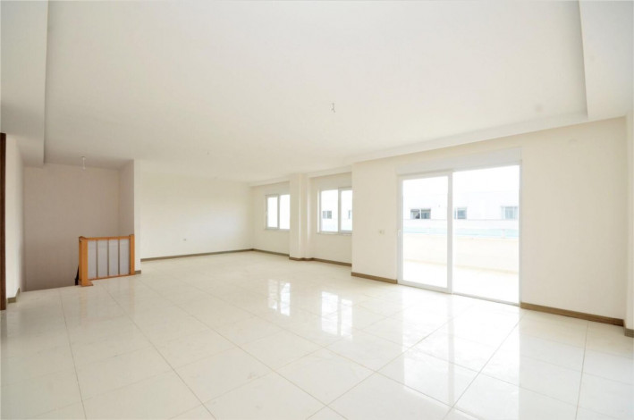 Пентхаус 5+1 вблизи от Средиземного моря в Махмутларе, подходящий для получения гражданства, 340 м2 - Ракурс 4