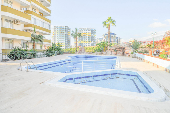 Просторная квартира 2+1 с новой красивой мебелью в районе Махмутлар, 125 м2 - Ракурс 12