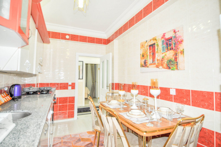 Просторная квартира 2+1 с новой красивой мебелью в районе Махмутлар, 125 м2 - Ракурс 18