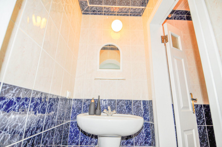 Просторная квартира 2+1 с новой красивой мебелью в районе Махмутлар, 125 м2 - Ракурс 35