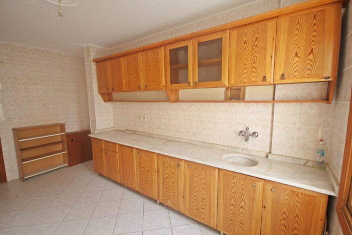 Просторная квартира 3+1 с отдельной кухней в самом центре района Махмутлара, 140 м2 - Ракурс 2