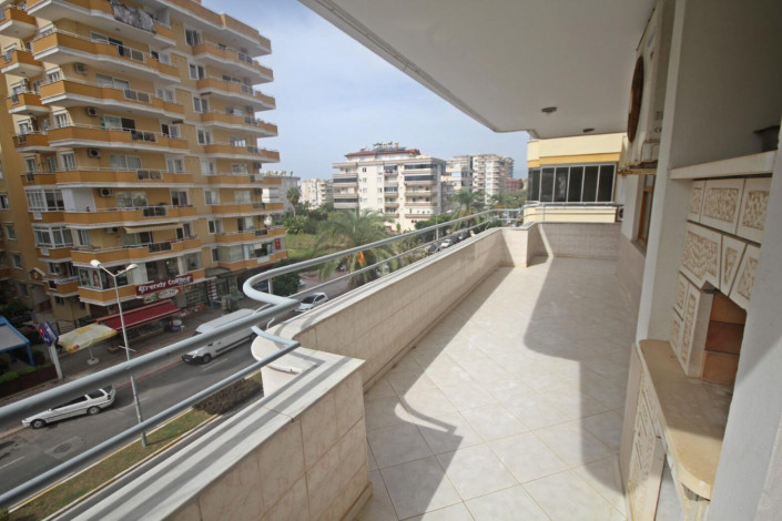 Просторная квартира 3+1 с отдельной кухней в самом центре района Махмутлара, 140 м2 - Ракурс 11