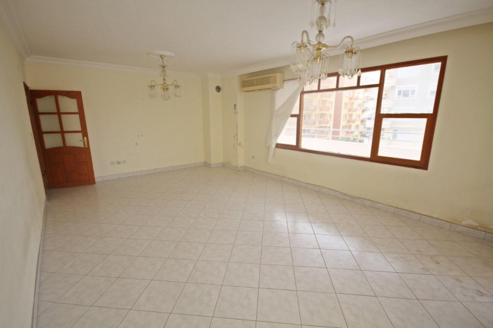 Просторная квартира 3+1 с отдельной кухней в самом центре района Махмутлара, 140 м2 - Ракурс 20