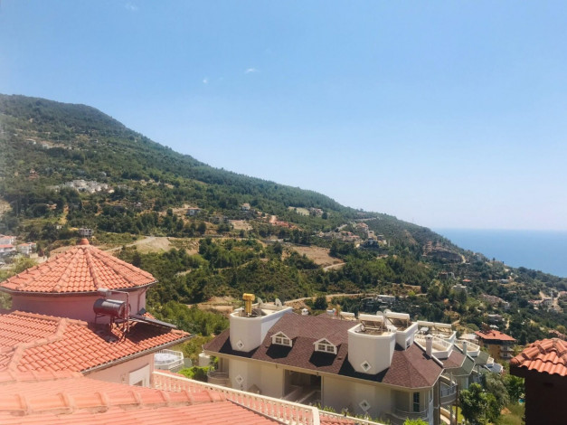 Вилла 3+1 с частным бассейном и шикарным видом на море в Аланье! Подходит для получения гражданства! 220 м2 - Ракурс 2