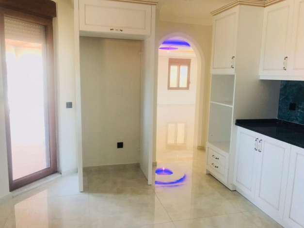 Вилла 3+1 с частным бассейном и шикарным видом на море в Аланье! Подходит для получения гражданства! 220 м2 - Ракурс 4