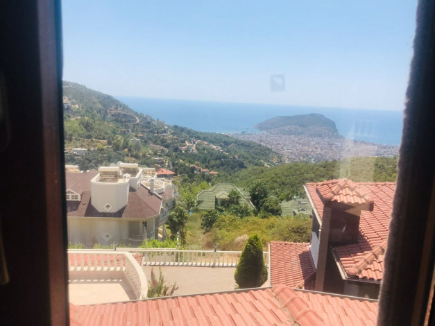 Вилла 3+1 с частным бассейном и шикарным видом на море в Аланье! Подходит для получения гражданства! 220 м2 - Ракурс 5