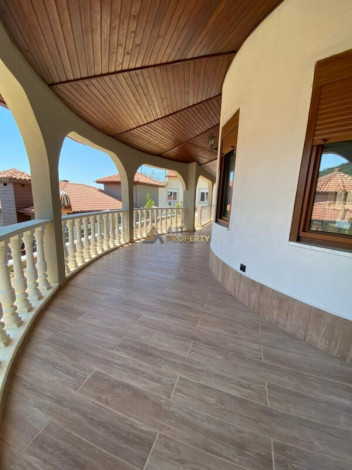 Вилла 3+1 с частным бассейном и шикарным видом на море в Аланье! Подходит для получения гражданства! 220 м2 - Ракурс 16