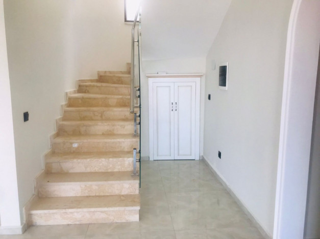 Вилла 3+1 с частным бассейном и шикарным видом на море в Аланье! Подходит для получения гражданства! 220 м2 - Ракурс 25