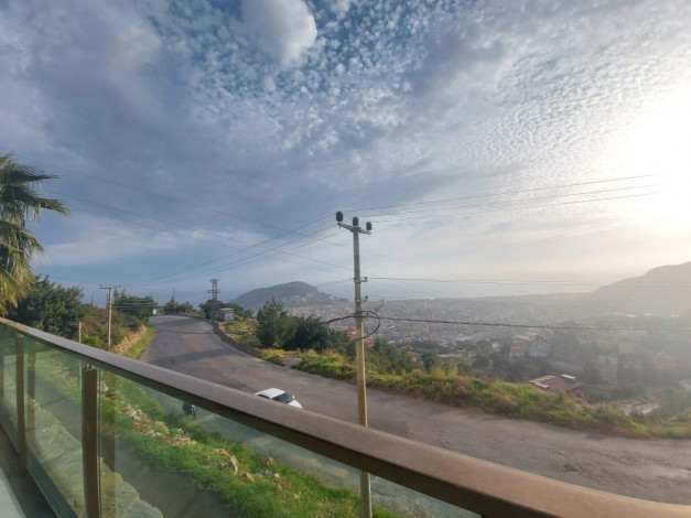 Меблированная вилла 3+1 с видом на море и крепость в районе Бекташ,  Алания 200м. - Ракурс 2