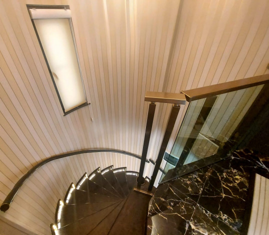 Меблированная вилла 3+1 с видом на море и крепость в районе Бекташ,  Алания 200м. - Ракурс 4