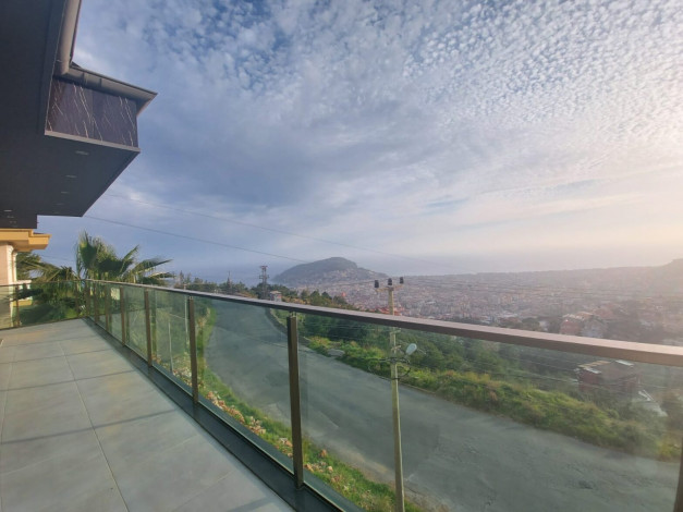 Меблированная вилла 3+1 с видом на море и крепость в районе Бекташ,  Алания 200м. - Ракурс 8