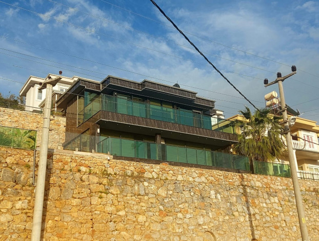 Меблированная вилла 3+1 с видом на море и крепость в районе Бекташ,  Алания 200м. - Ракурс 11