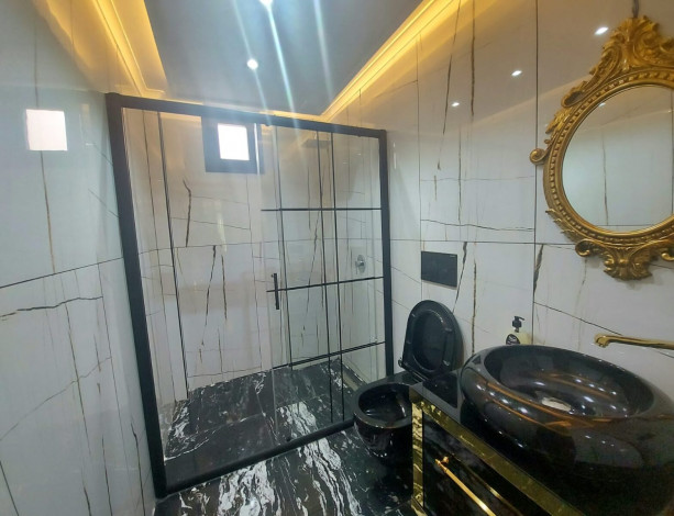 Меблированная вилла 3+1 с видом на море и крепость в районе Бекташ,  Алания 200м. - Ракурс 14