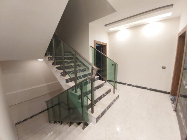 Трехкомнатная квартира с отдельной кухней в Алании, 140м - Ракурс 4