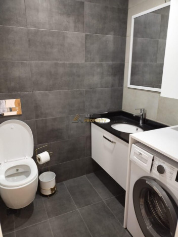 Квартира с новой мебелью и бытовой техникой в комплексе класса люкс с развитой инфраструктурой, 65 м2 - Ракурс 10