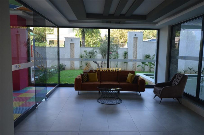 Квартира с новой мебелью и бытовой техникой в комплексе класса люкс с развитой инфраструктурой, 65 м2 - Ракурс 26