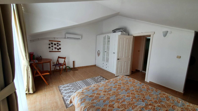 Меблированная двухуровневая квартира с видом на моря в районе Демирташ, 100м - Ракурс 11