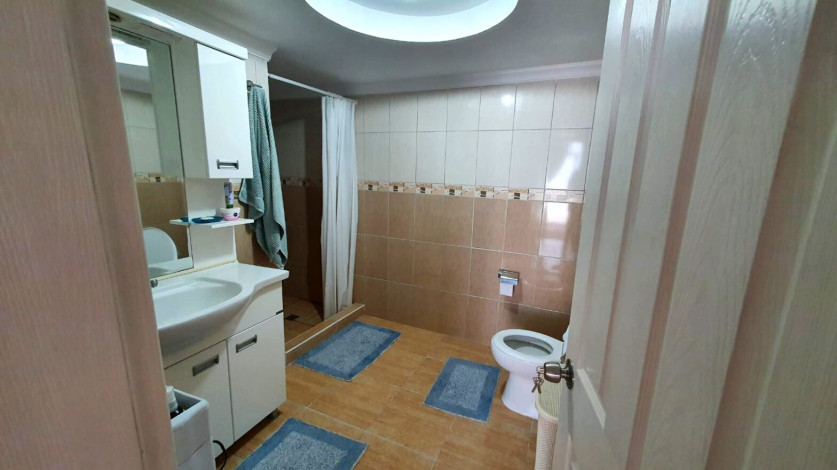 Меблированная двухуровневая квартира с видом на моря в районе Демирташ, 100м - Ракурс 18