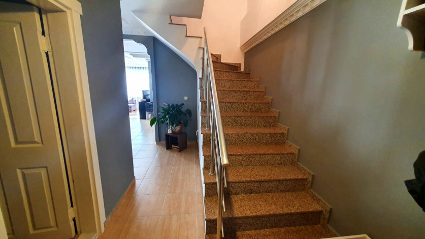 Меблированная двухуровневая квартира с видом на моря в районе Демирташ, 100м - Ракурс 20