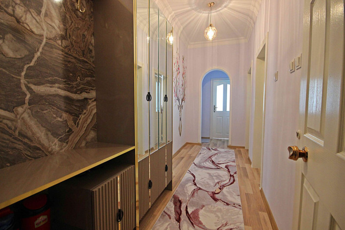 Полностью меблированная трехкомнатная квартира в районе Махмутлар, 130м - Ракурс 6