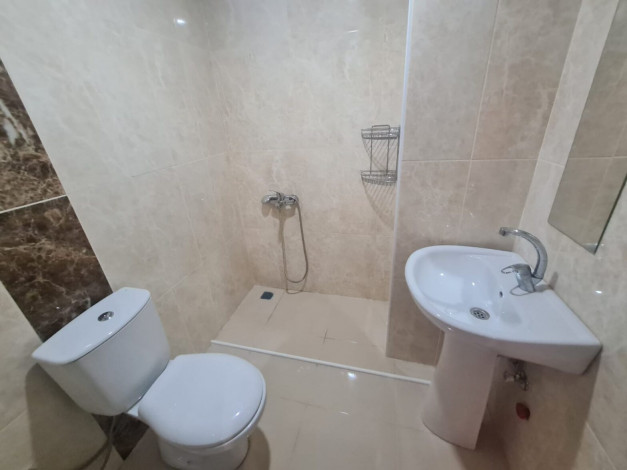 Меблированная четырехкомнатная квартира в 200 м от моря в районе Махмутлар, 145м - Ракурс 16