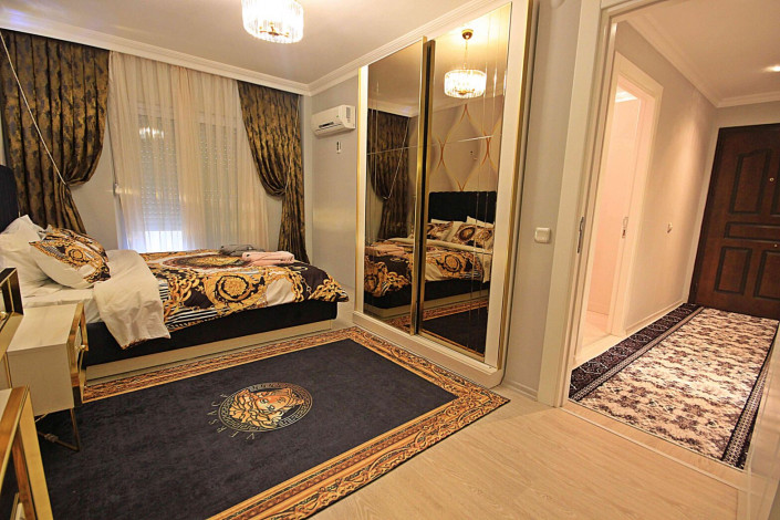 Трехкомнатная квартира с отличным ремонтом и мебелью в 100 метрах от моря в Махмутларе, площадью 120м2 - Ракурс 21