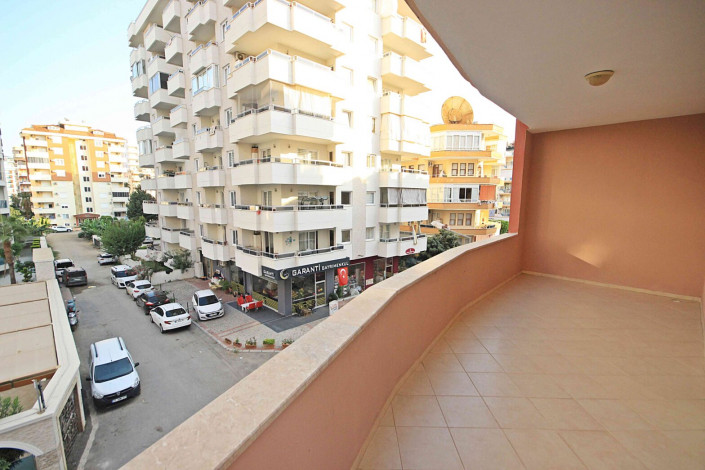 Трехкомнатная квартира с отличным ремонтом  в 100 метрах от моря в Махмутларе, площадью 120м2 - Ракурс 10