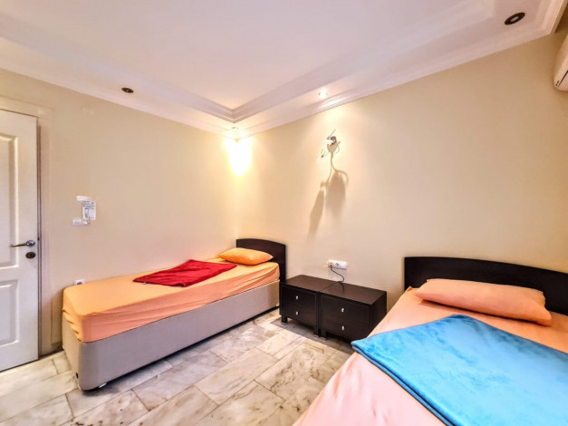 Трехкомнатная квартира с видом на море, 100 метров от моря в Махмутлар, 135м2 - Ракурс 4