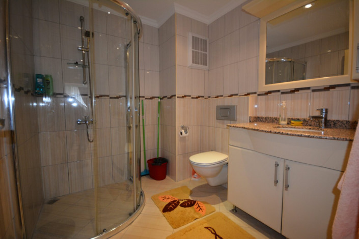 Трехкомнатная квартира с отличным ремонтом и мебелью  в Махмутларе, 130м2 - Ракурс 33