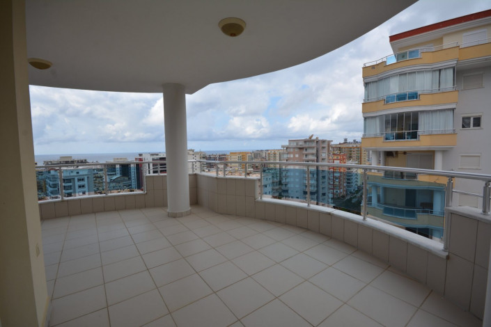 Трехкомнатная квартира с отличным ремонтом и мебелью  в Махмутларе, 130м2 - Ракурс 35