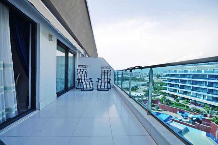 Апартаменты в современном комплексе в районе Каргыджак 3+1 с роскошной мебелью 500 метрах от моря,147 м 2. - Ракурс 21