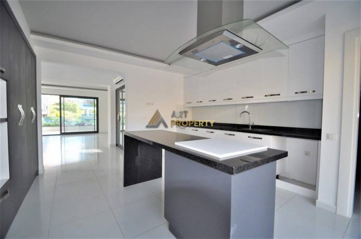 Шикарные апартаменты 3+1 в районе Каргыджак, 240 м2 - Ракурс 9