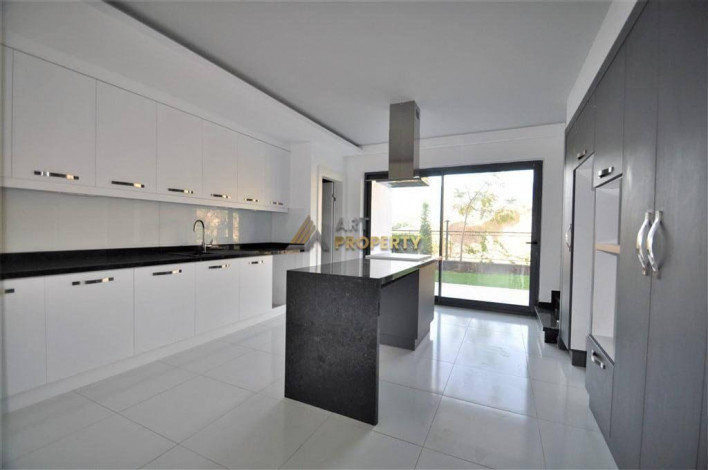 Шикарные апартаменты 3+1 в районе Каргыджак, 240 м2 - Ракурс 13