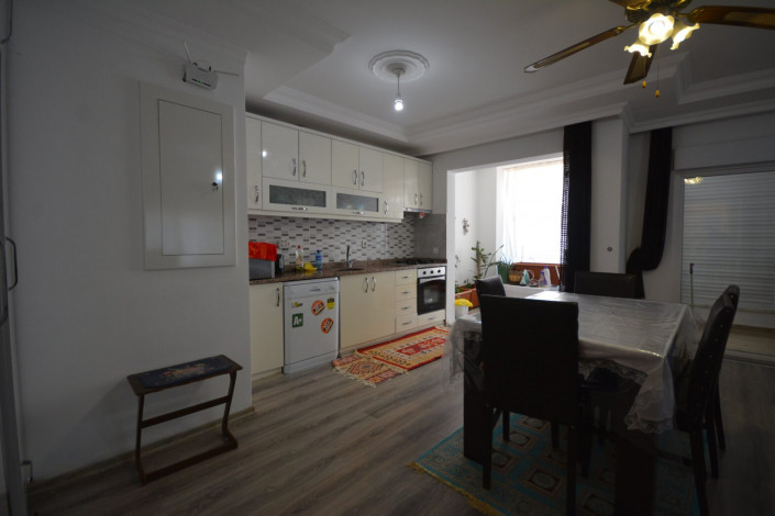 Трехкомнатная квартира с ремонтом и мебелью. 650 метров от моря в Махмутлар, 125м2 - Ракурс 4