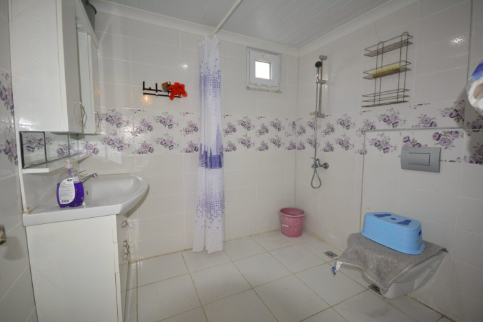 Трехкомнатная квартира с ремонтом и мебелью. 650 метров от моря в Махмутлар, 125м2 - Ракурс 14